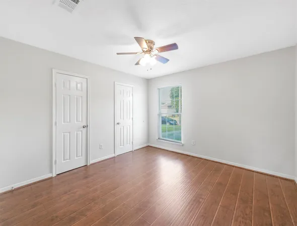 $2,095 | 817 Willow Creek Drive, La Porte, TX 77571