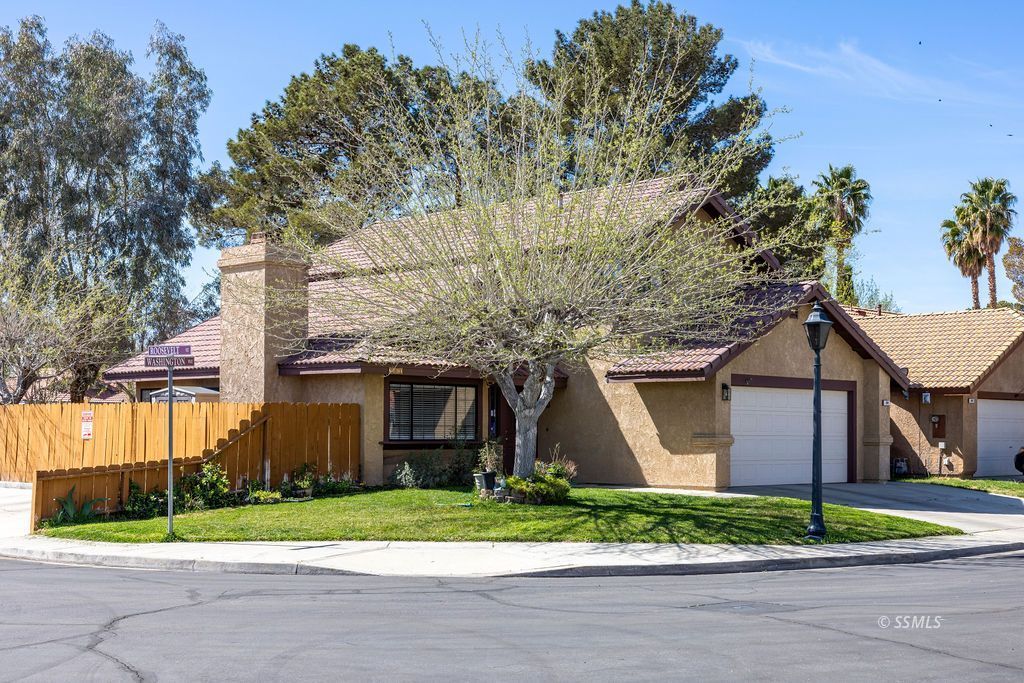 201 Washington Way Ridgecrest, CA 93555 - Photo 2 of 28