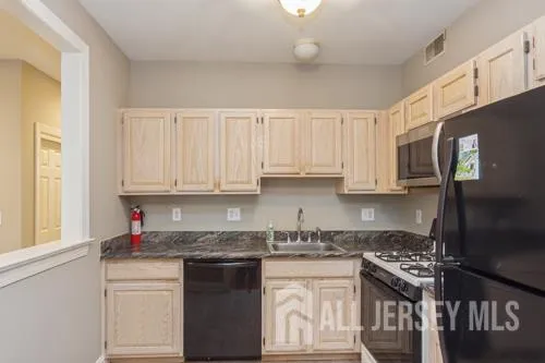 $3,500 | 68 Franklin School Way, Metuchen, NJ 08840