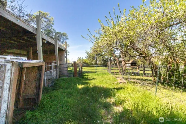 $1,100,000 | 3001 Pullman Albion Road, Pullman, WA 99163