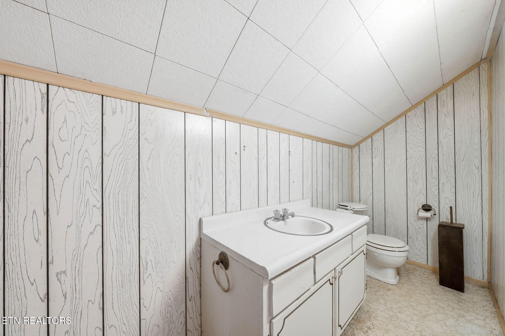 3992 Highway 92 Rutledge, TN 37861 - Photo 23 of 34 a bathroom with a sink and a toilet
