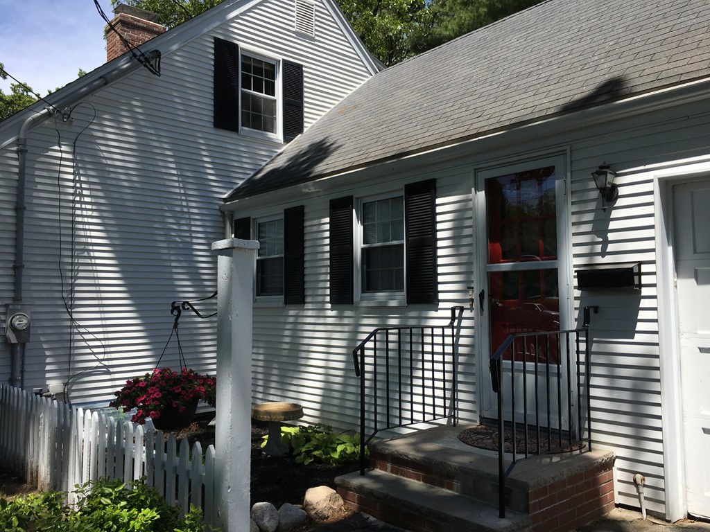 7 Priscilla Road Lynnfield, MA 01940 - Photo 3 of 30 Gallery Image 3