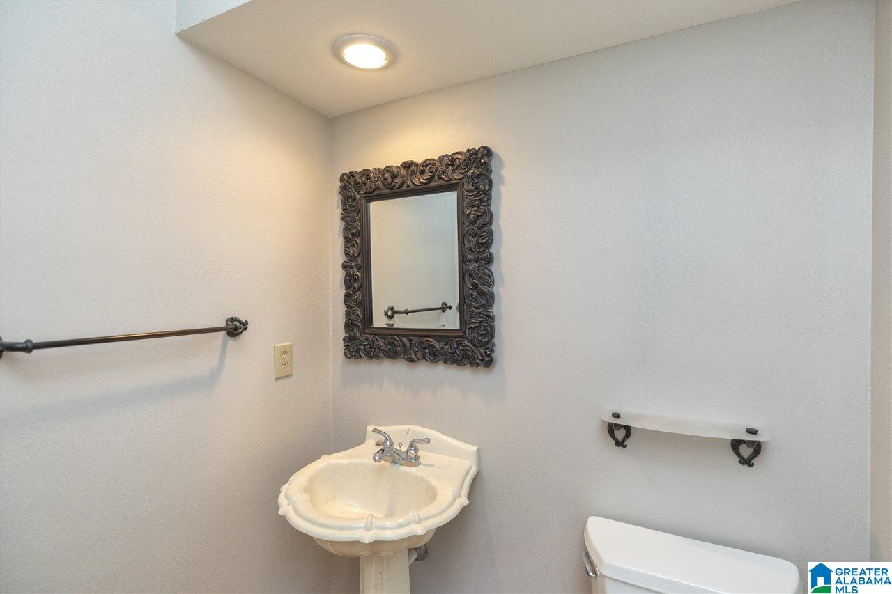 2032 Richelieu Court Birmingham, AL 35216 - Photo 6 of 34