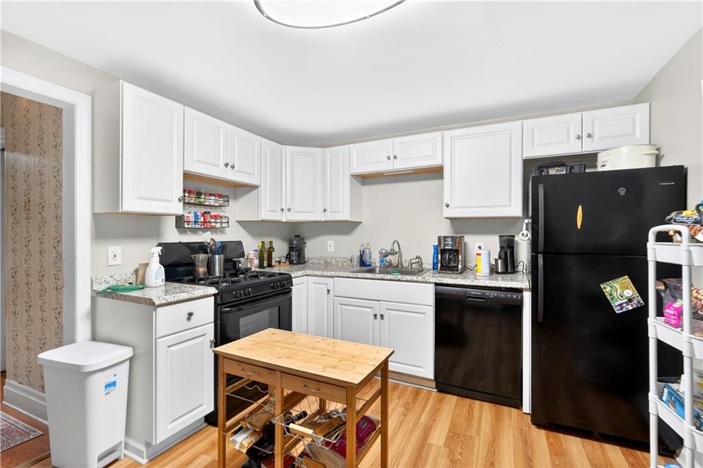 708 Seavey Road Pittsburgh, PA 15209 - Photo 9 of 29 1st Flr. Tenant own the appliances.