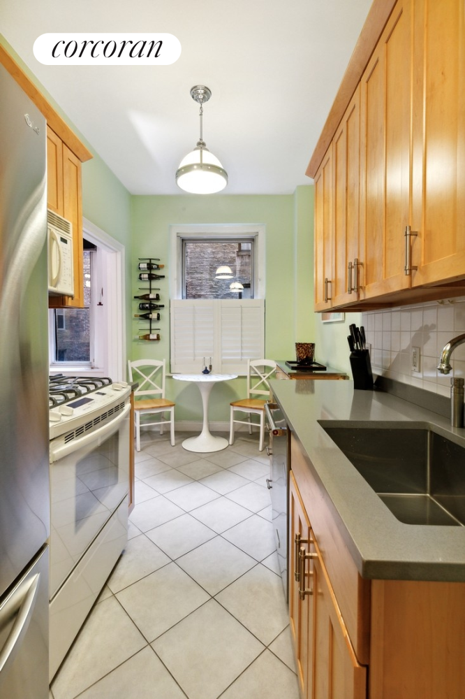 30 5th Avenue, Unit 3B Manhattan, NY 10011 - Photo 3 of 7