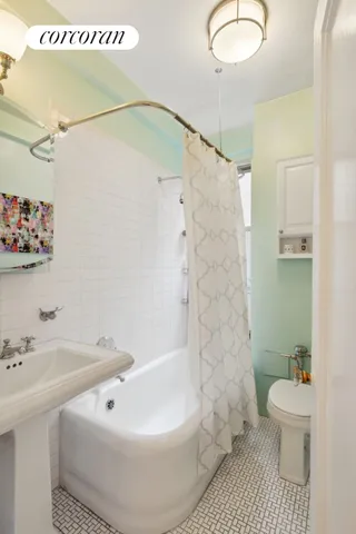 $1,200,000 | 30 5th Avenue, Unit 3B | Greenwich Village