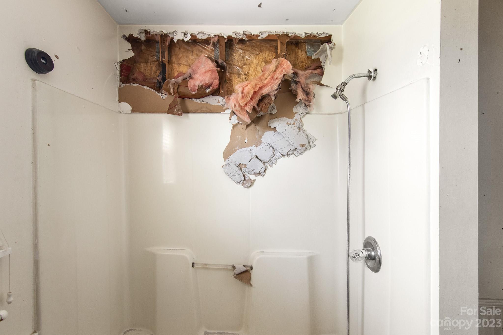 716 Robin Avenue Kannapolis, NC 28081 - Photo 24 of 25 a bathroom with a shower