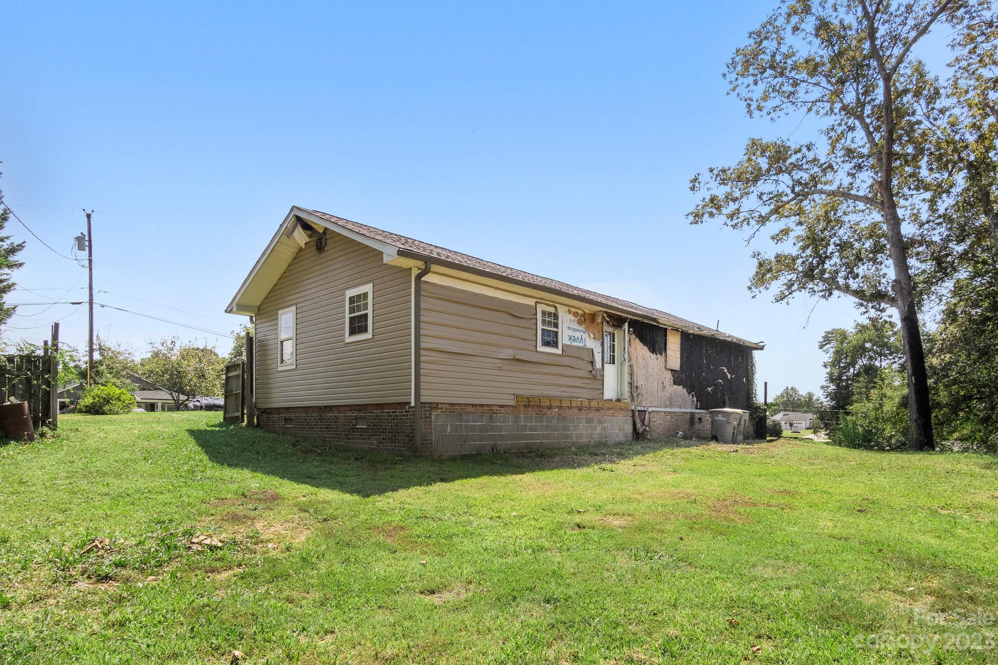 716 Robin Avenue Kannapolis, NC 28081 - Photo 6 of 25 a house view with a garden