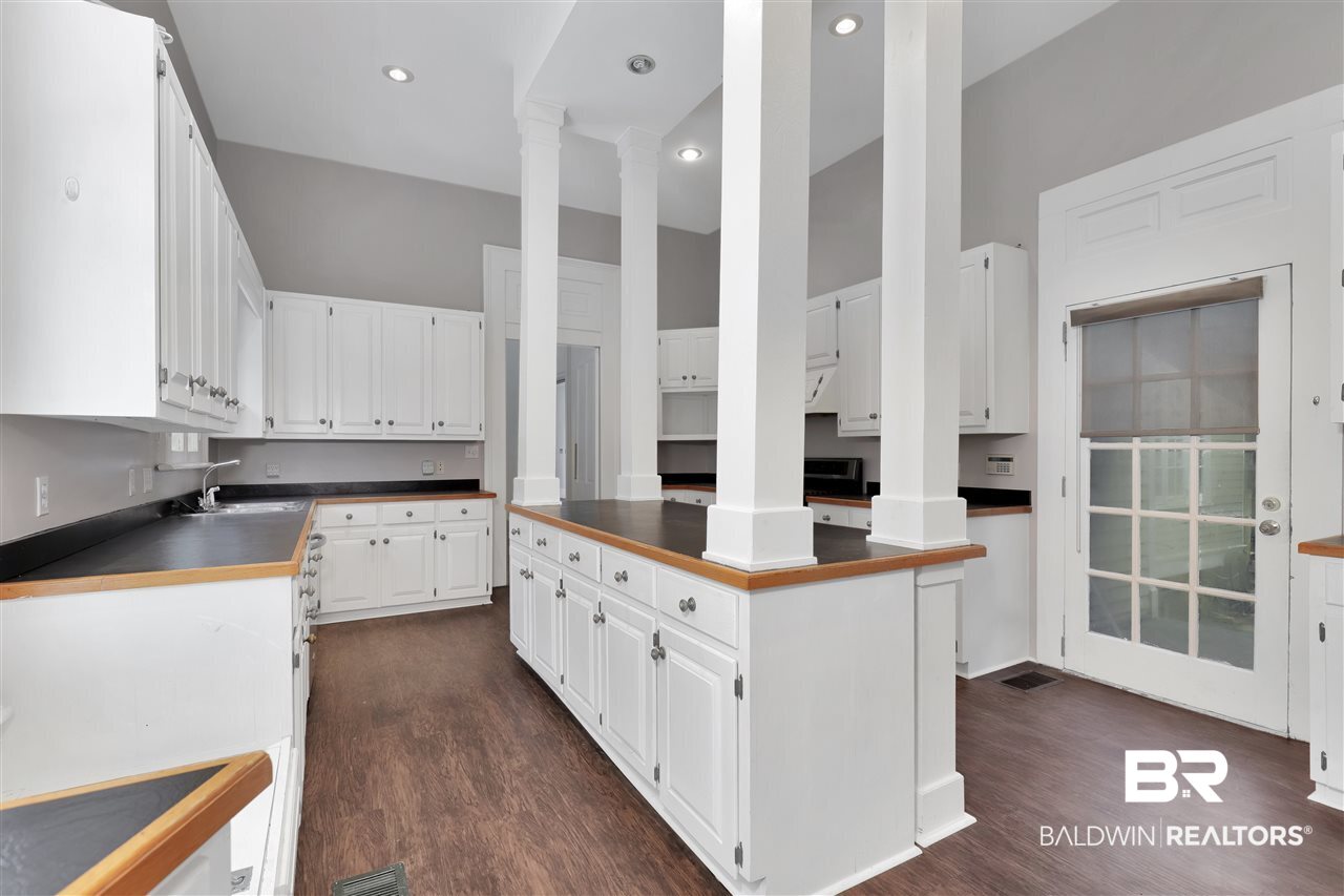 1108 Government Street Mobile, AL 36604 - Photo 14 of 49 Island w Breakfast Bar