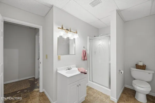 $339,900 | 504 Fairway Drive, Athens, TN 37303