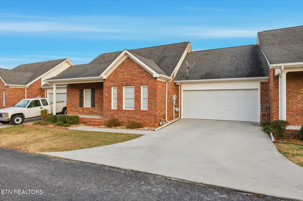 $339,900 | 504 Fairway Drive, Athens, TN 37303