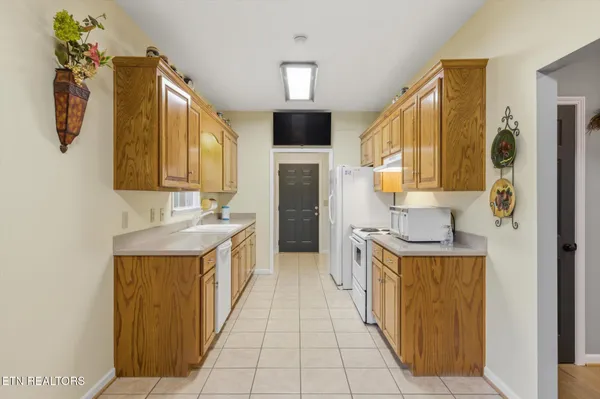 $339,900 | 504 Fairway Drive, Athens, TN 37303
