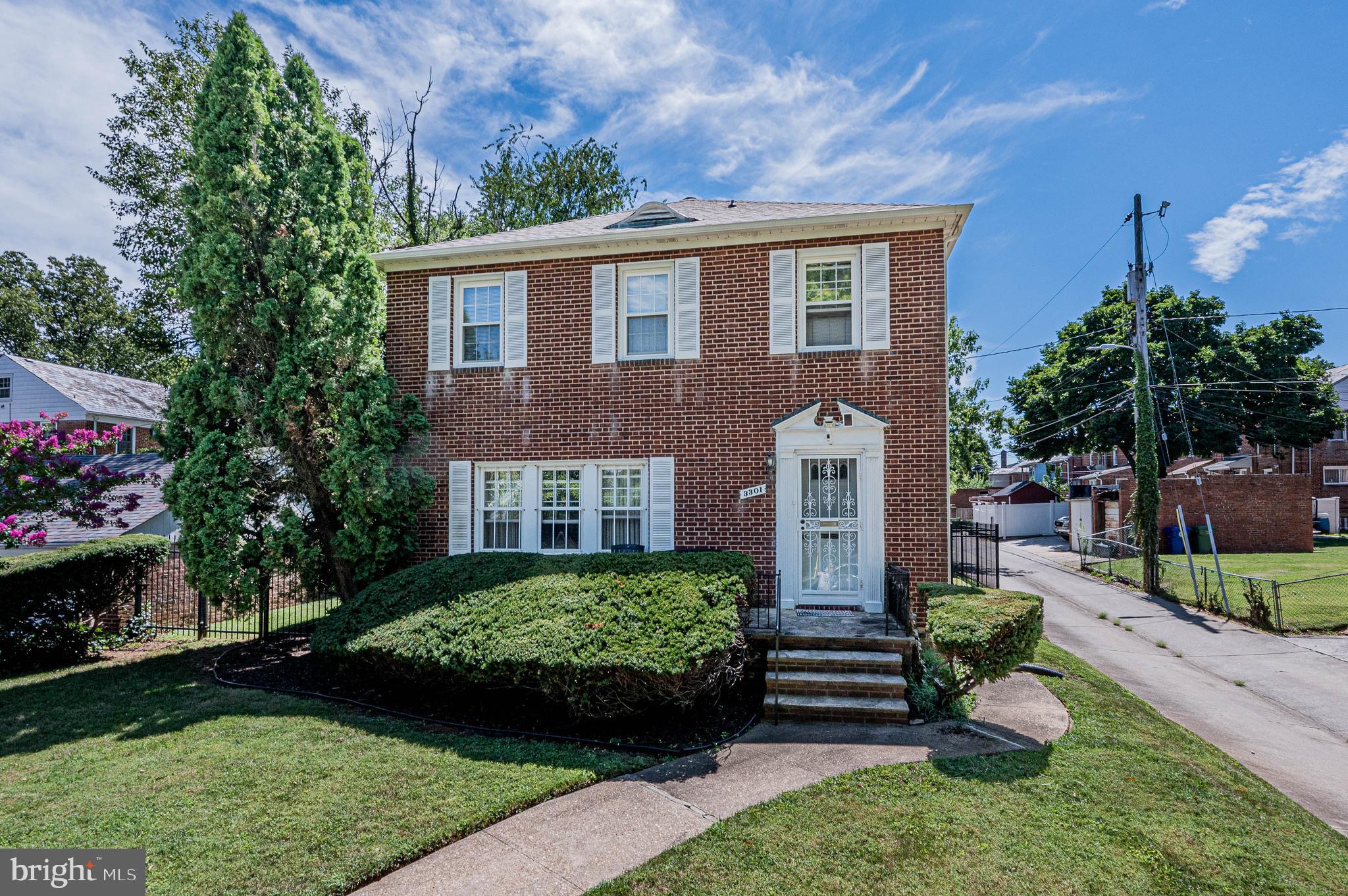 3301 Barrington Road, Baltimore, MD 21215 Compass
