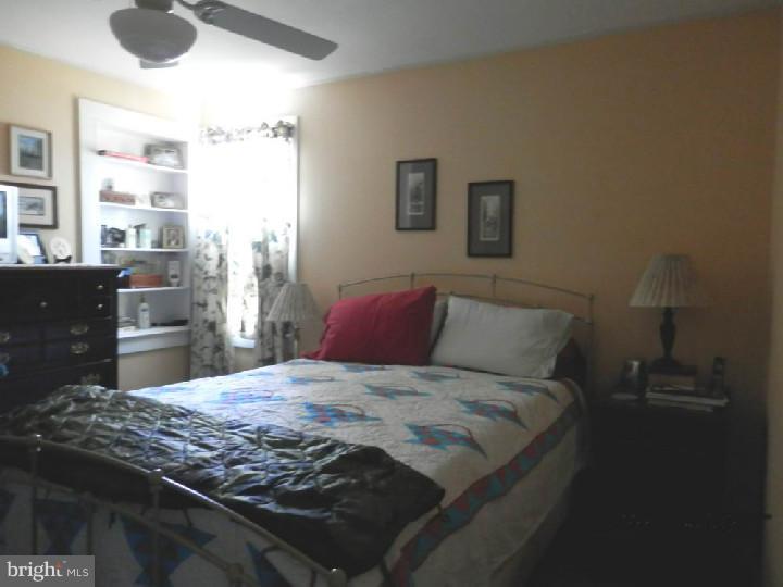 402 Cleveland Avenue Riverside, NJ 08075 - Photo 11 of 15 Bedroom - Main