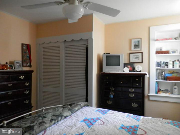 402 Cleveland Avenue Riverside, NJ 08075 - Photo 12 of 15 Bedroom - Main