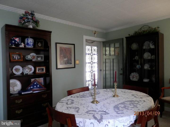 402 Cleveland Avenue Riverside, NJ 08075 - Photo 7 of 15 Living Room