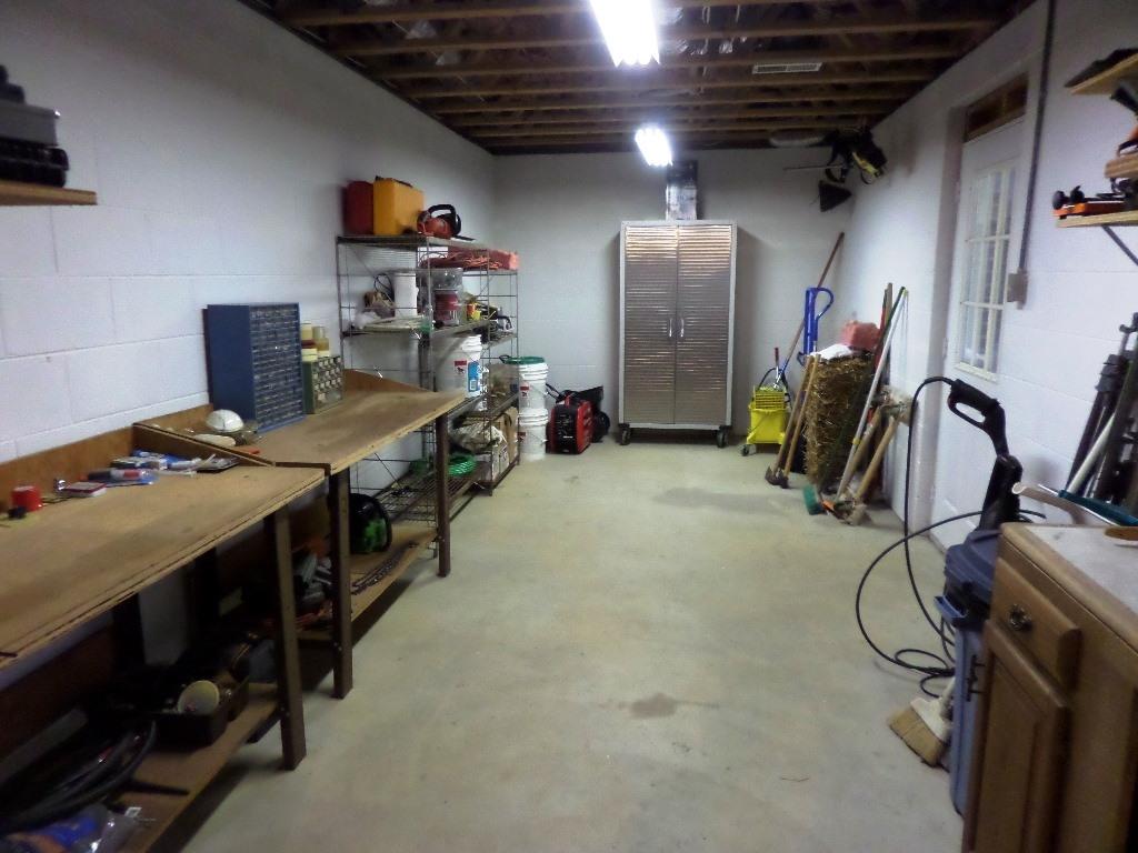 105 Newark Lane Oak Ridge, TN 37830 - Photo 31 of 36 workroom