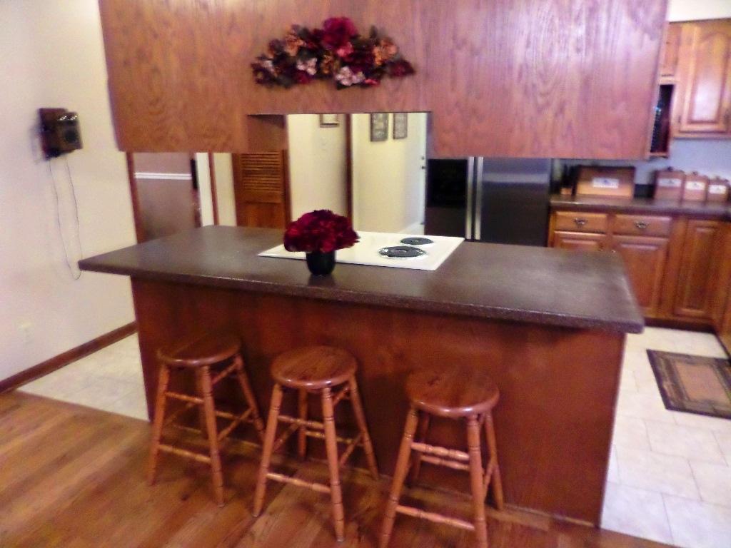 105 Newark Lane Oak Ridge, TN 37830 - Photo 5 of 36 breakfastbar