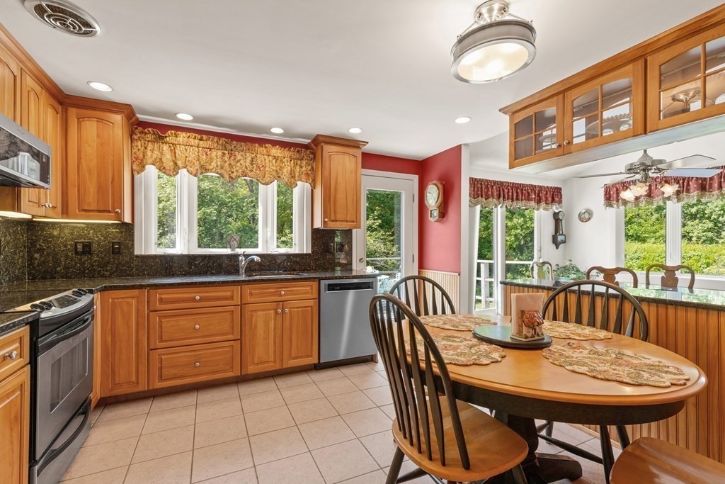 25 Aqueduct Road Wayland, MA 01778 - Photo 11 of 41 Gallery Image 11