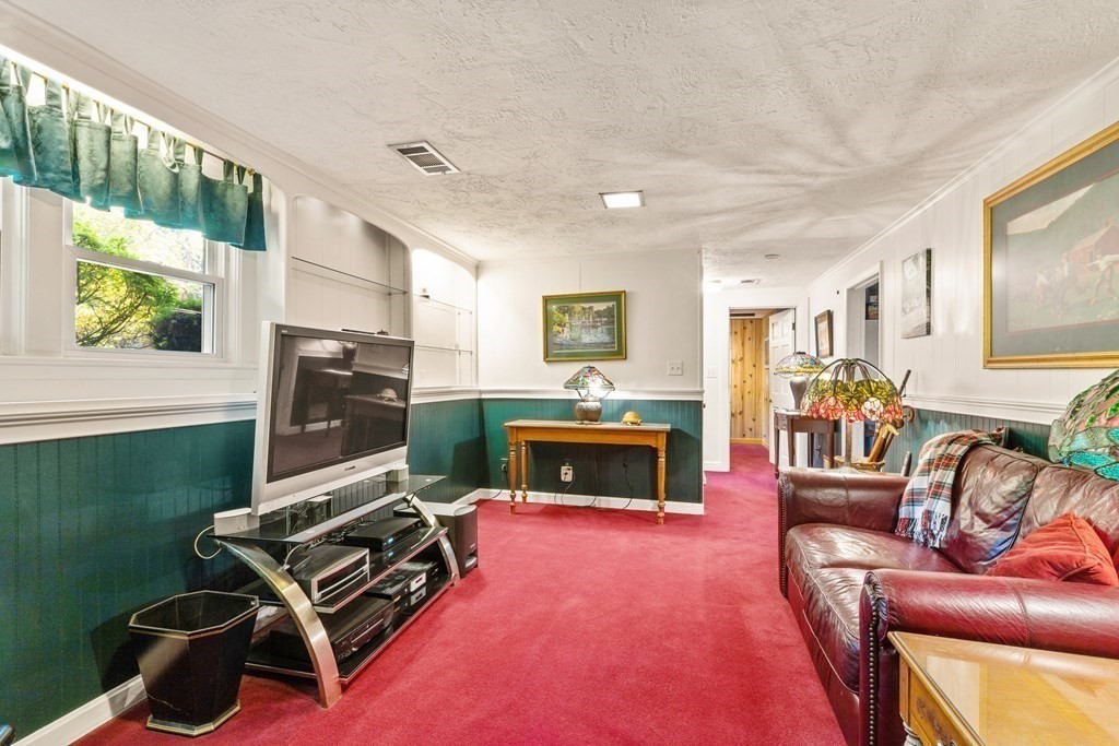 25 Aqueduct Road Wayland, MA 01778 - Photo 33 of 41 Gallery Image 33