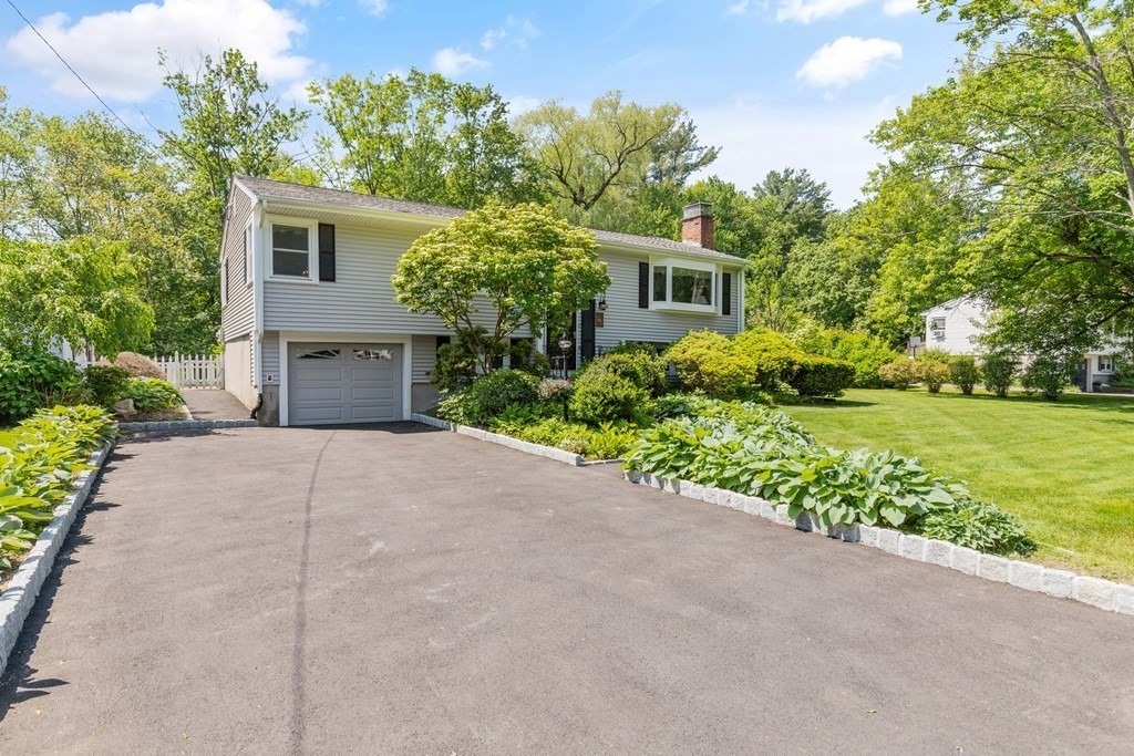 25 Aqueduct Road Wayland, MA 01778 - Photo 4 of 41 Gallery Image 4