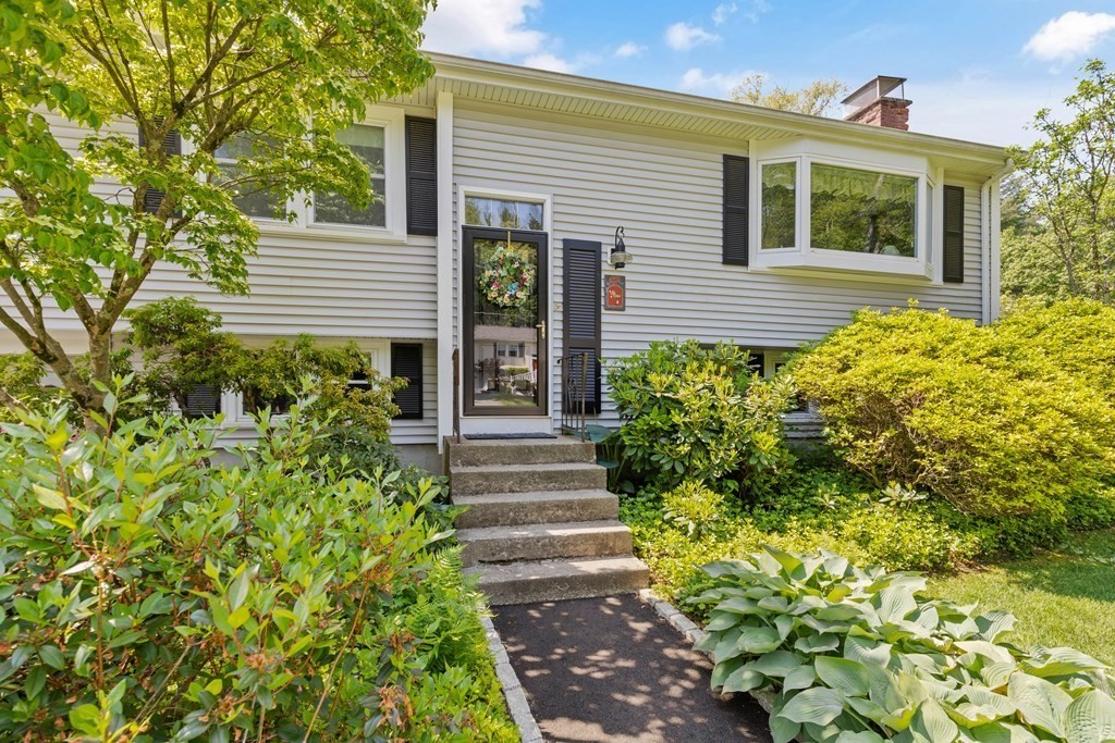 25 Aqueduct Road Wayland, MA 01778 - Photo 6 of 41 Gallery Image 6