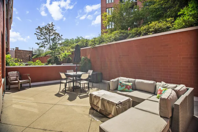 $399,900 | 3232 North Halsted Street, Unit H206, Chicago, IL 60657