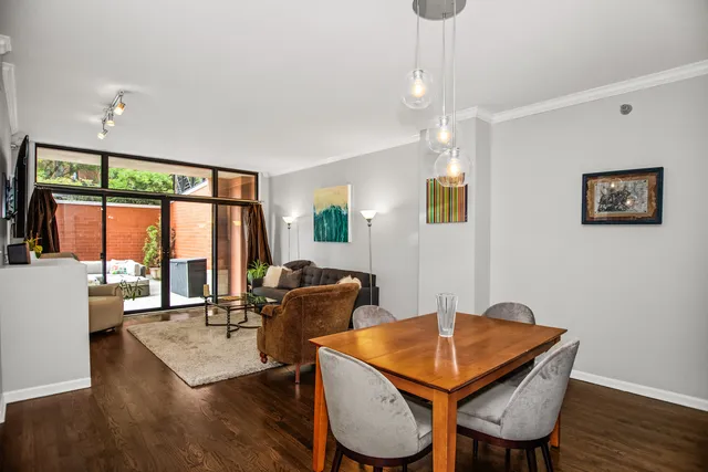 $399,900 | 3232 North Halsted Street, Unit H206, Chicago, IL 60657