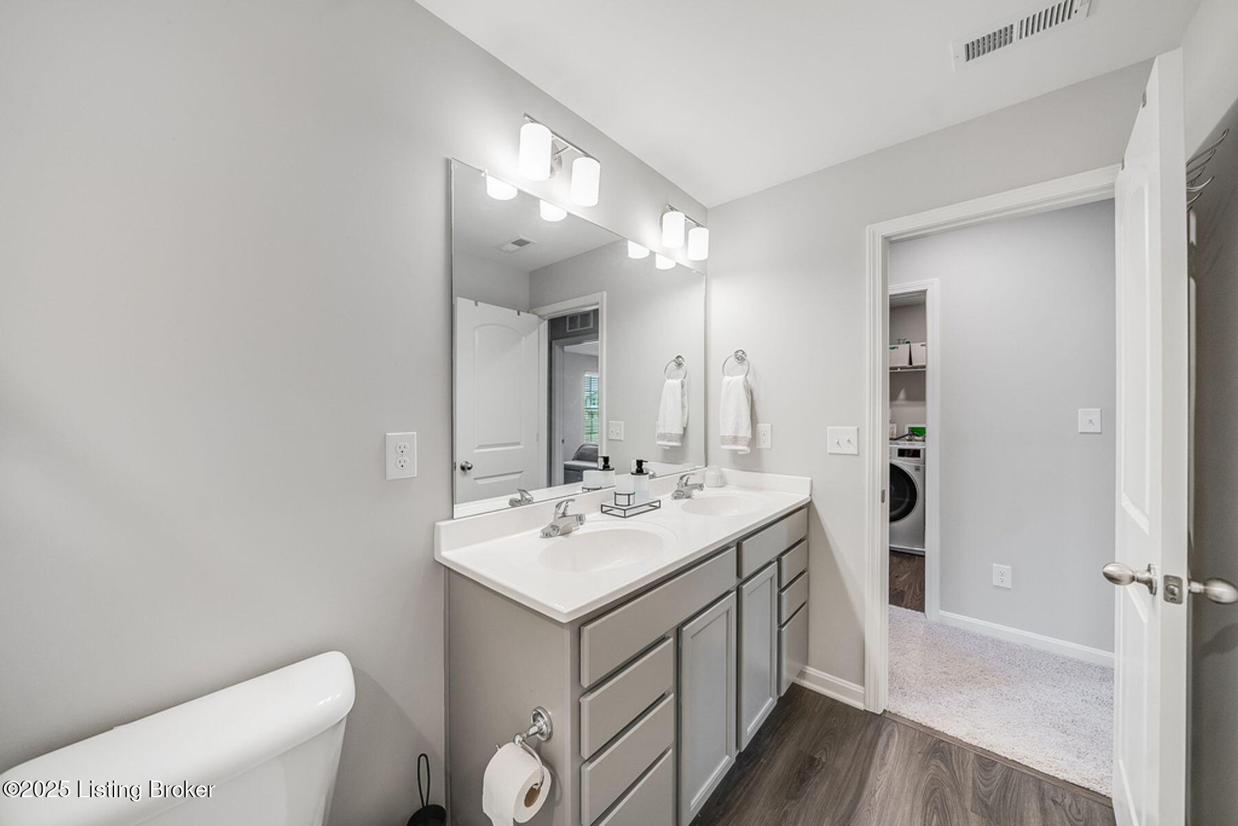 8436 Gateway Run Road Louisville, KY 40229 - Photo 43 of 61 photo_online_042