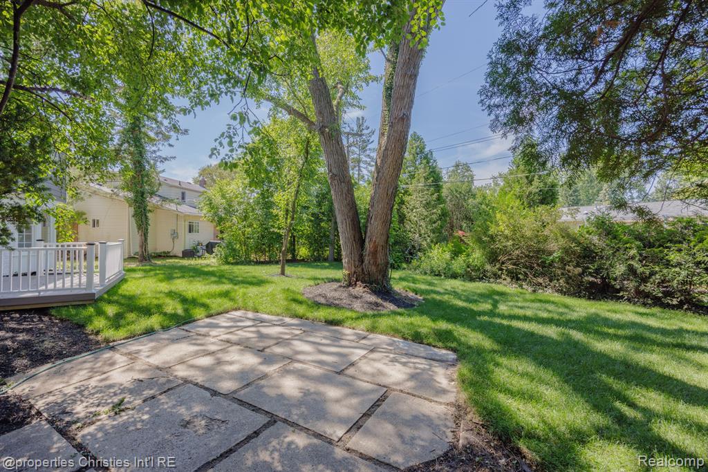 19810 Silver-Spring Street Southfield, MI 48076 - Photo 27 of 29