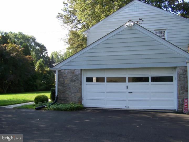 1064 Welsh Road Huntingdon Valley, PA 19006 - Photo 3 of 12