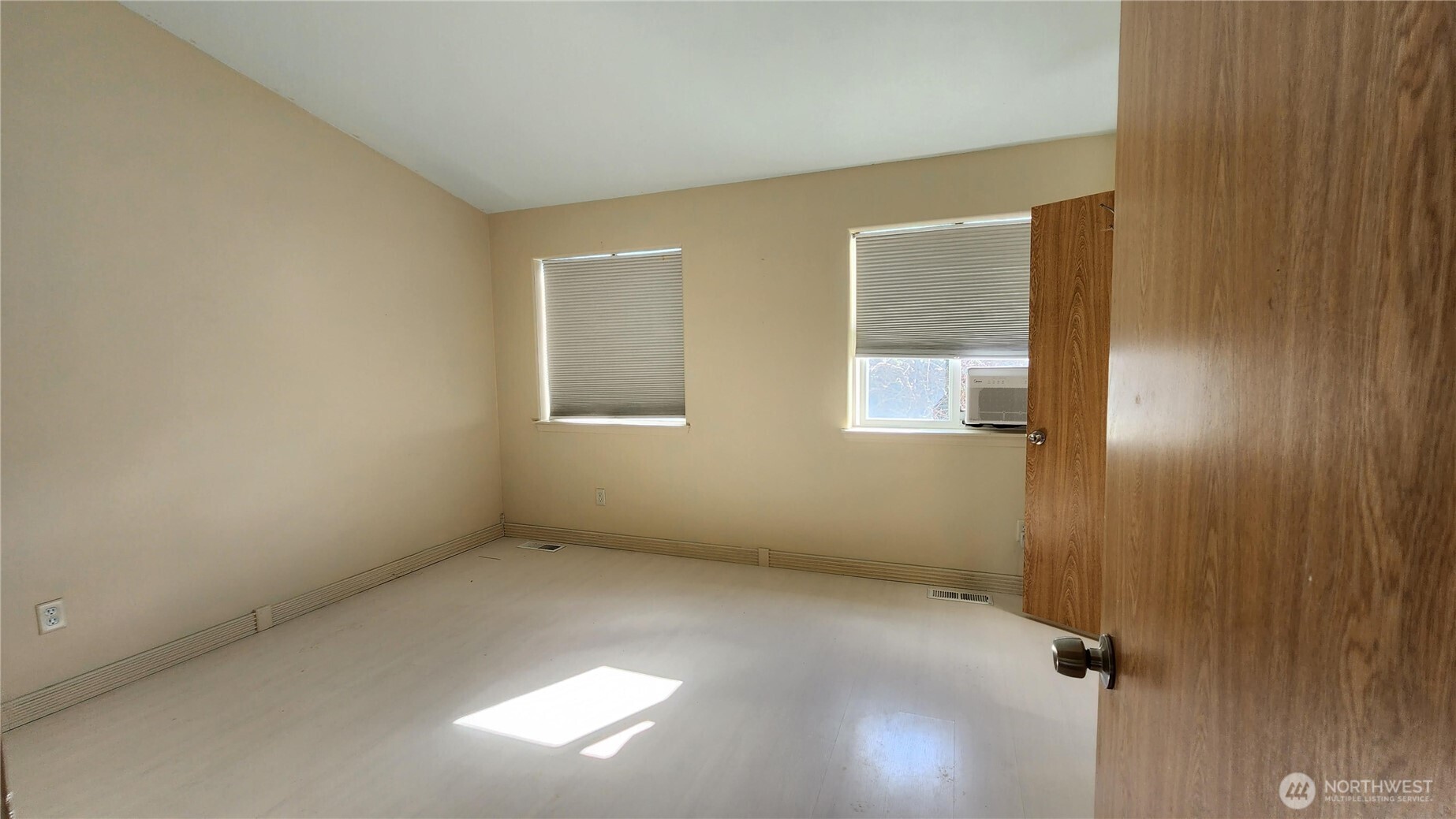 705 West Brokaw Road Camano Island, WA 98282 - Photo 22 of 40