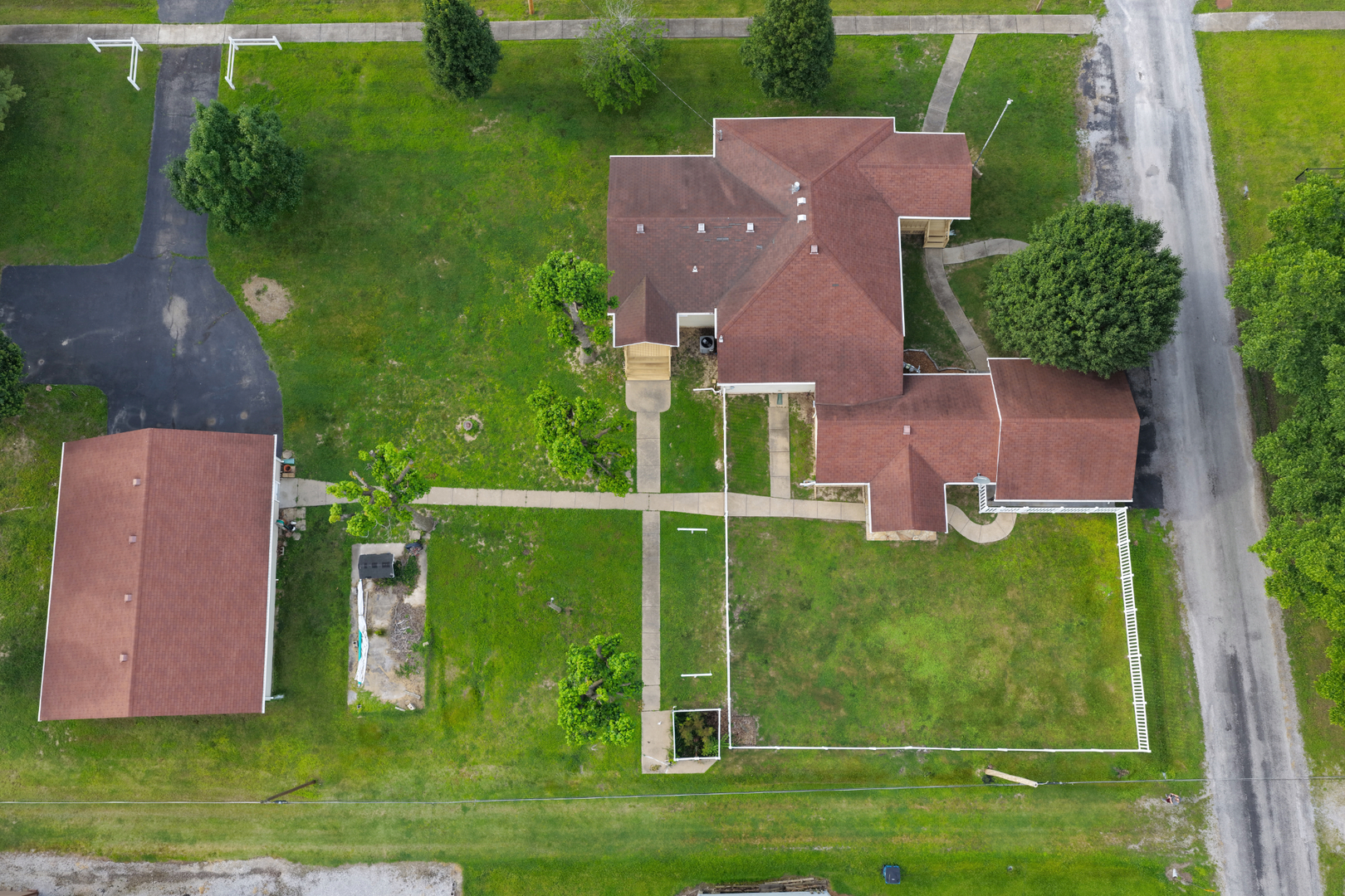 602 West Ray Avenue Christopher, IL 62822 - Photo 11 of 61