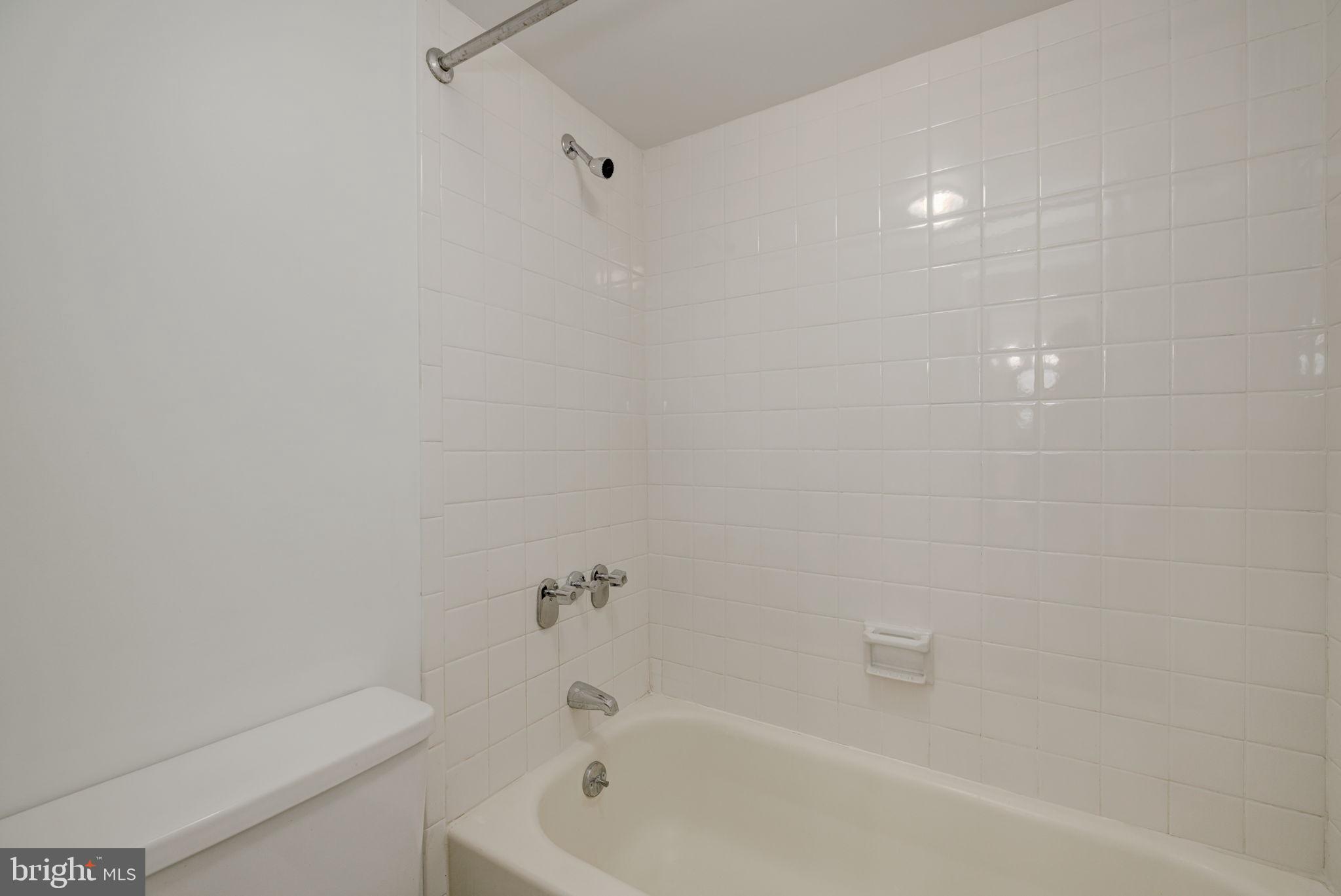 6800 Fleetwood Road, Unit 720 McLean, VA 22101 - Photo 22 of 28 Bathroom 2