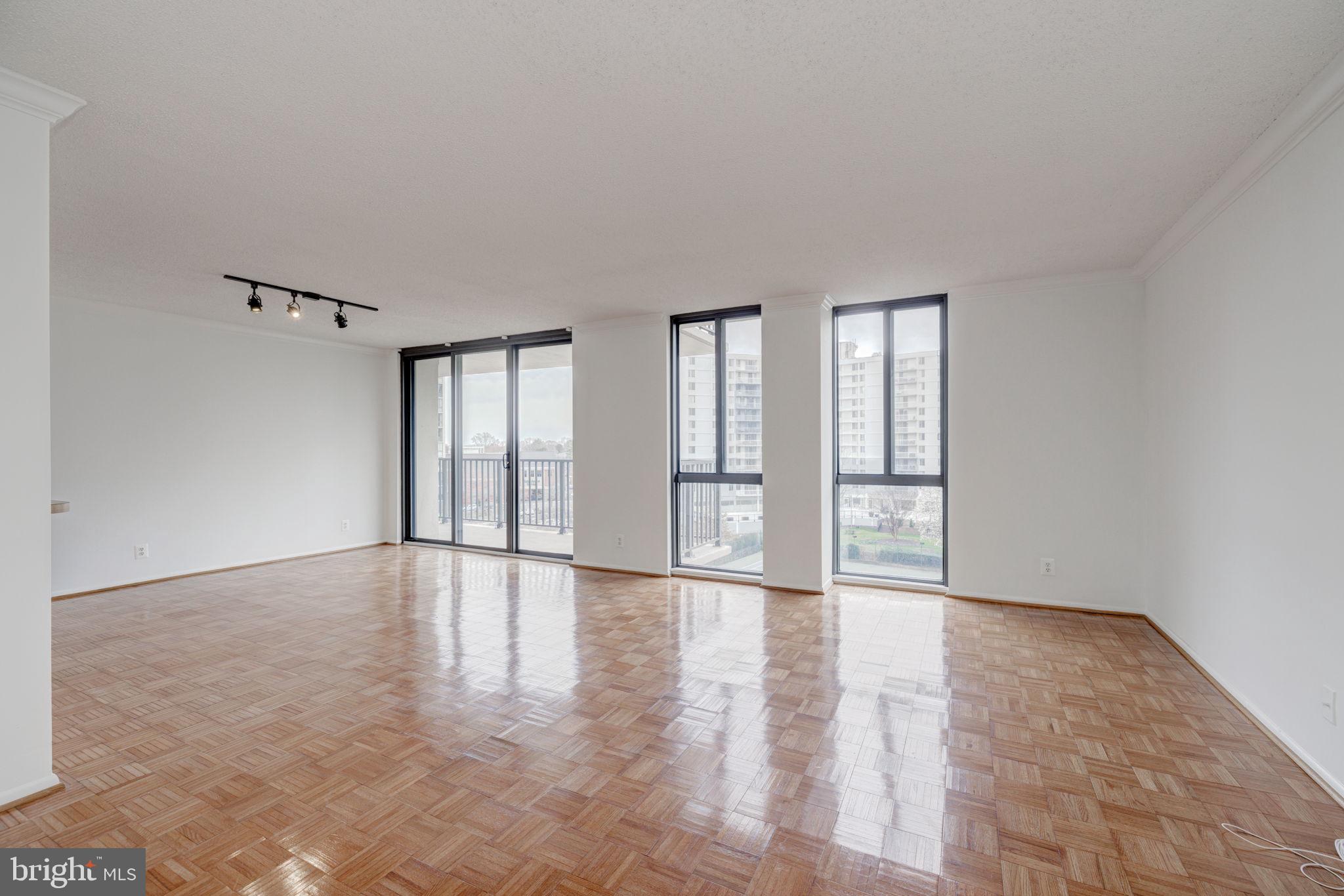 6800 Fleetwood Road, Unit 720 McLean, VA 22101 - Photo 4 of 28 Living & Dining Room