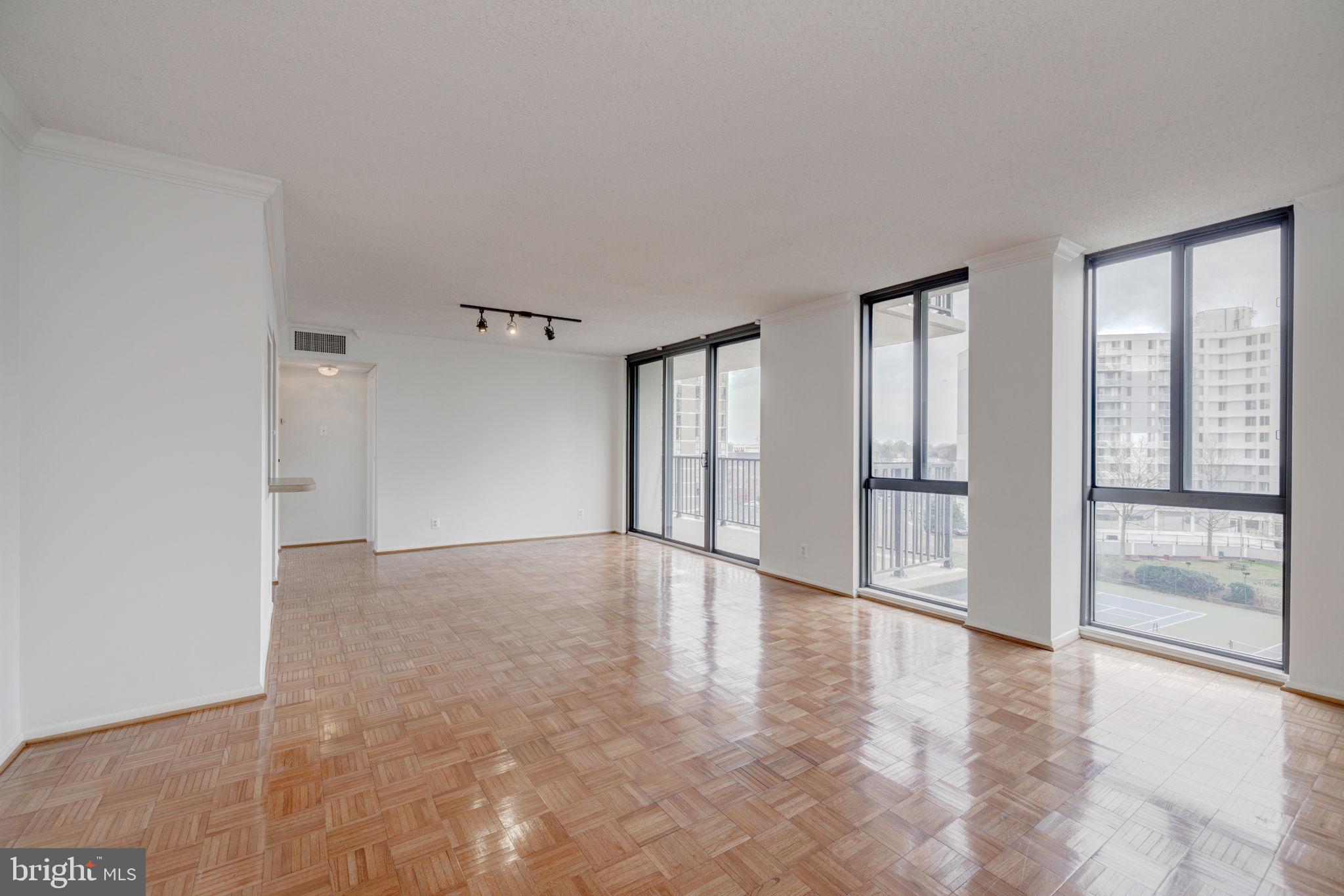 6800 Fleetwood Road, Unit 720 McLean, VA 22101 - Photo 5 of 28 Living & Dining Room
