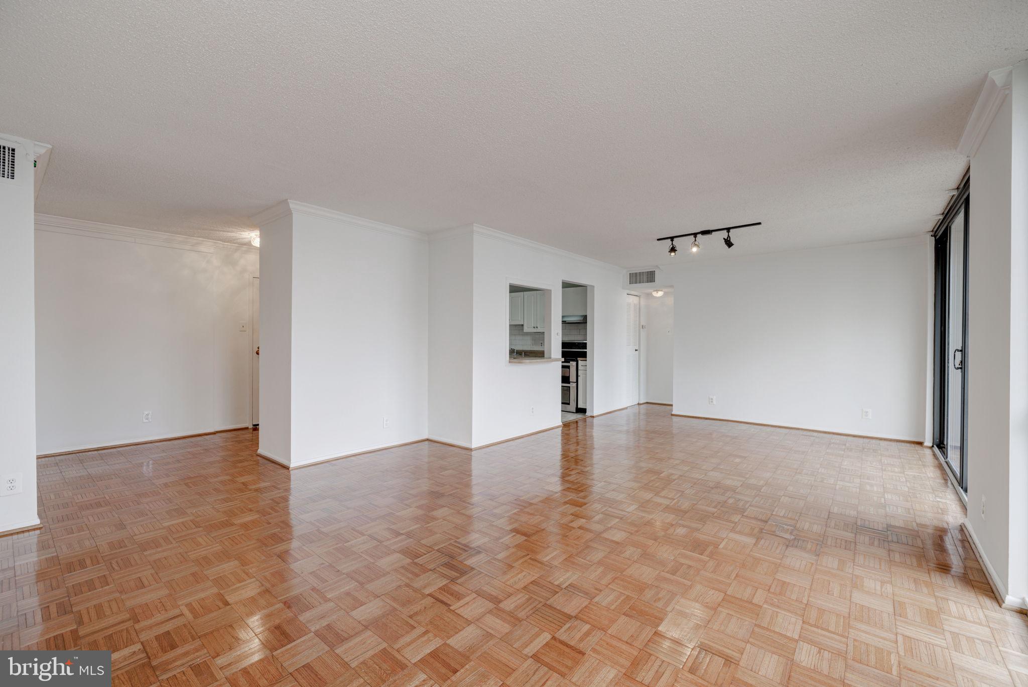 6800 Fleetwood Road, Unit 720 McLean, VA 22101 - Photo 6 of 28 Living & Dining Room