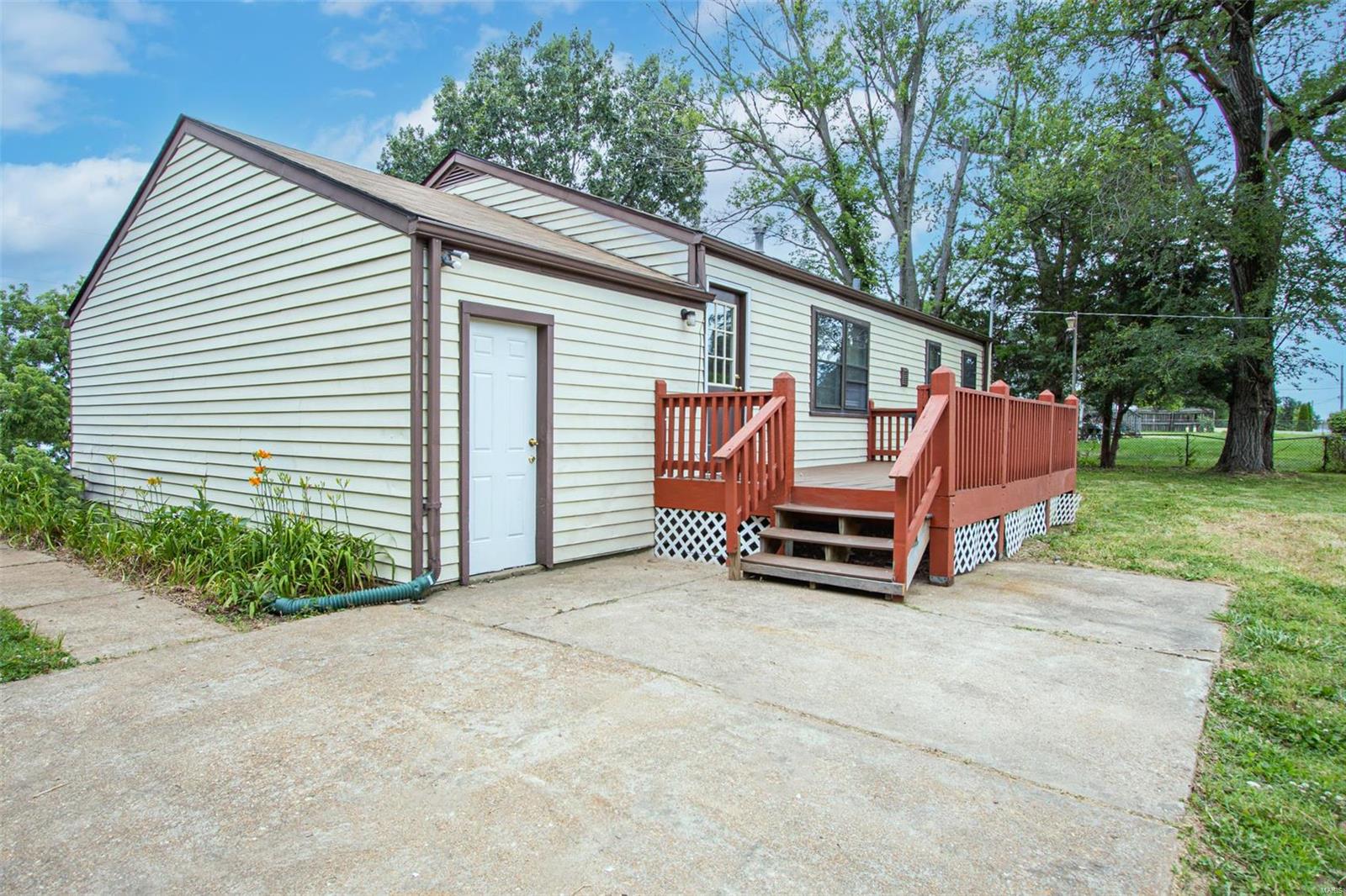147 Susan Road St. Louis, MO 63129 - Photo 17 of 19