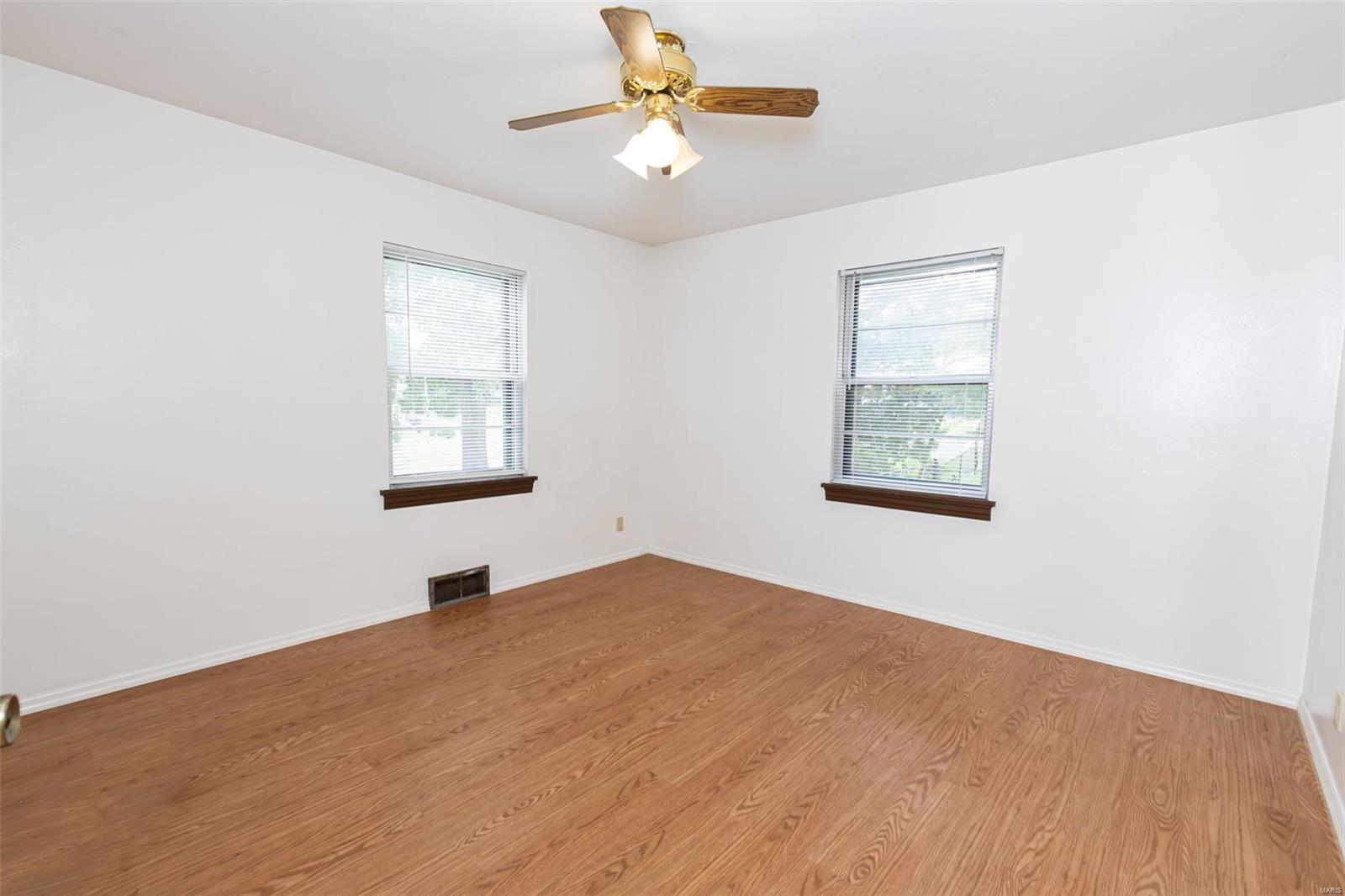 147 Susan Road St. Louis, MO 63129 - Photo 10 of 19