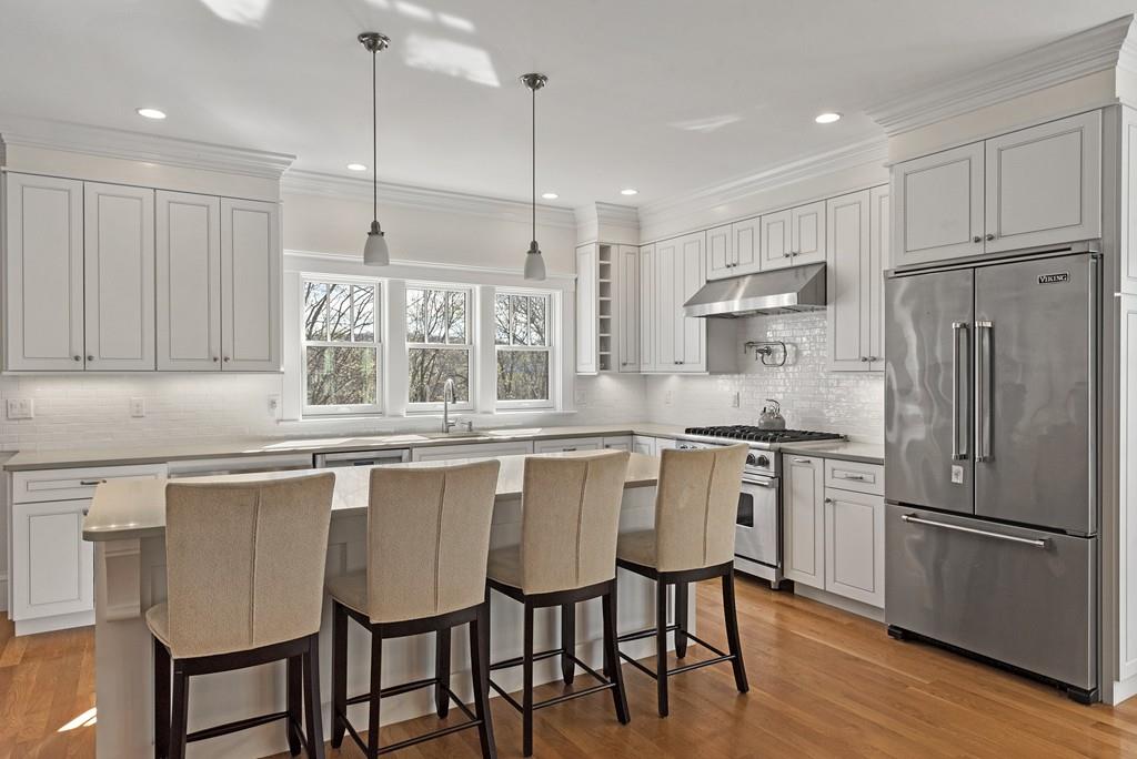 15 Blynman Circle Manchester, MA 01944 - Photo 2 of 31