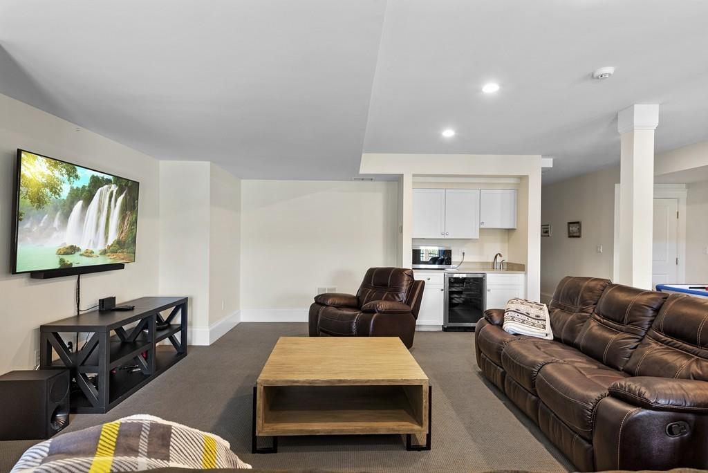 15 Blynman Circle Manchester, MA 01944 - Photo 26 of 31