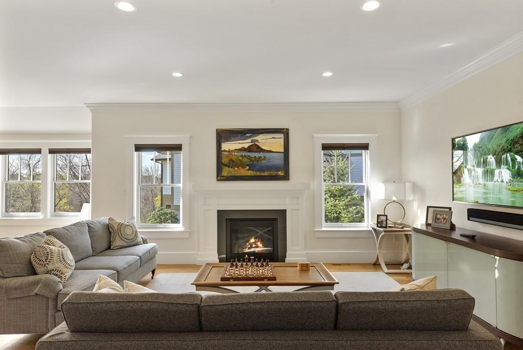 15 Blynman Circle Manchester, MA 01944 - Photo 3 of 31