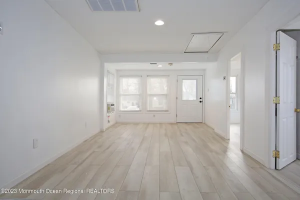$2,200 | 243 Seabreeze Avenue, Middletown, NJ 07748
