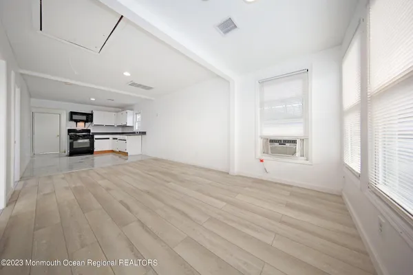 $2,200 | 243 Seabreeze Avenue, Middletown, NJ 07748