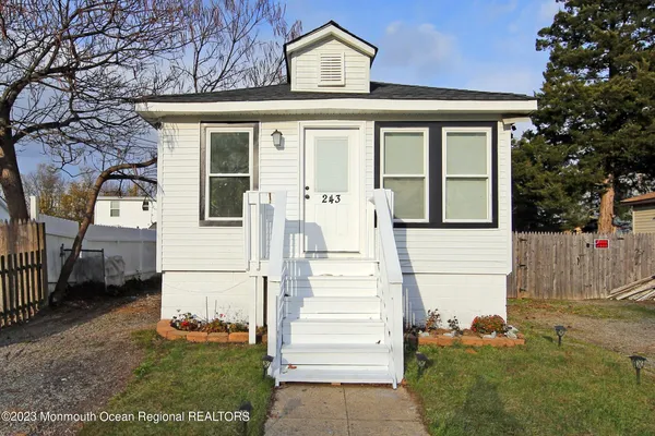 $2,200 | 243 Seabreeze Avenue, Middletown, NJ 07748