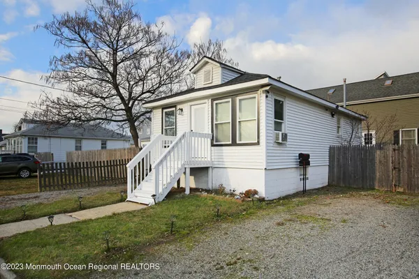 $2,200 | 243 Seabreeze Avenue, Middletown, NJ 07748