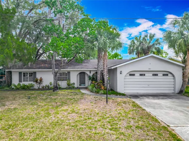 $379,000 | 1011 Southeast 4th Avenue, Crystal River, FL 34429