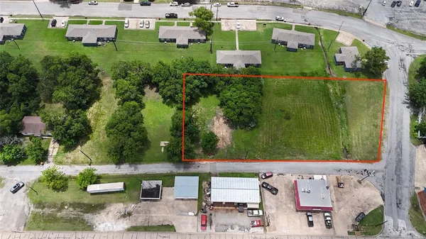 $98,500 | 808 East 3rd Street, Bonham, TX 75418