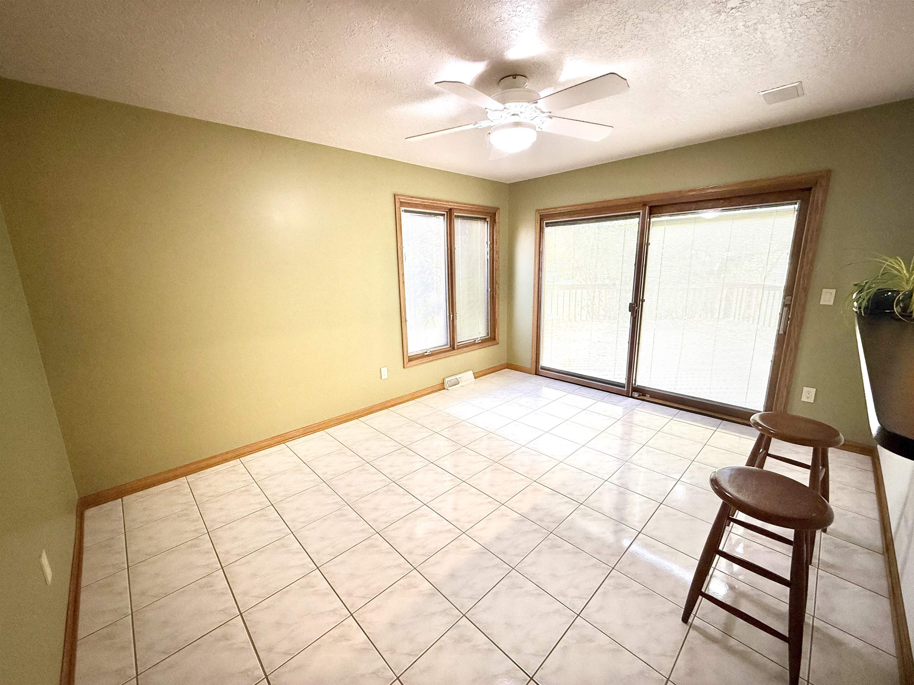 5449 South Branch Court Rochelle, IL 61068 - Photo 17 of 45 a view of an empty room and window