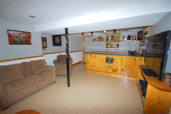 6 Lakeview Road Foxboro, MA 02035 - Photo 5 of 16 Gallery Image 5
